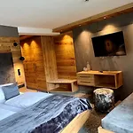 ゲストハウス Fruehstueckspension Astoria